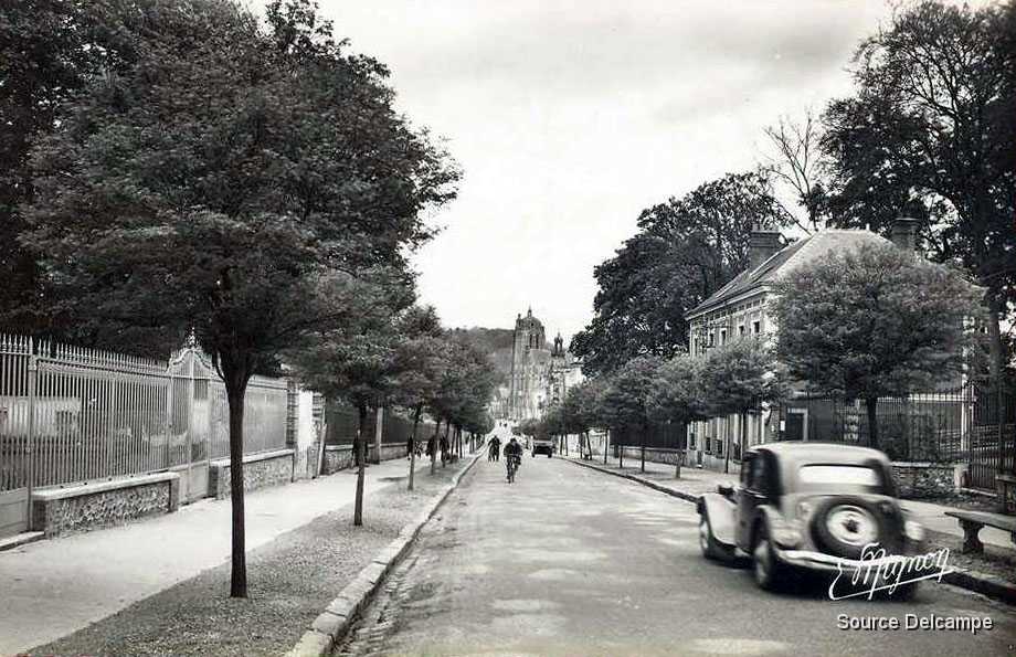 28 Dreux Boulevard Louis Terrier.jpg